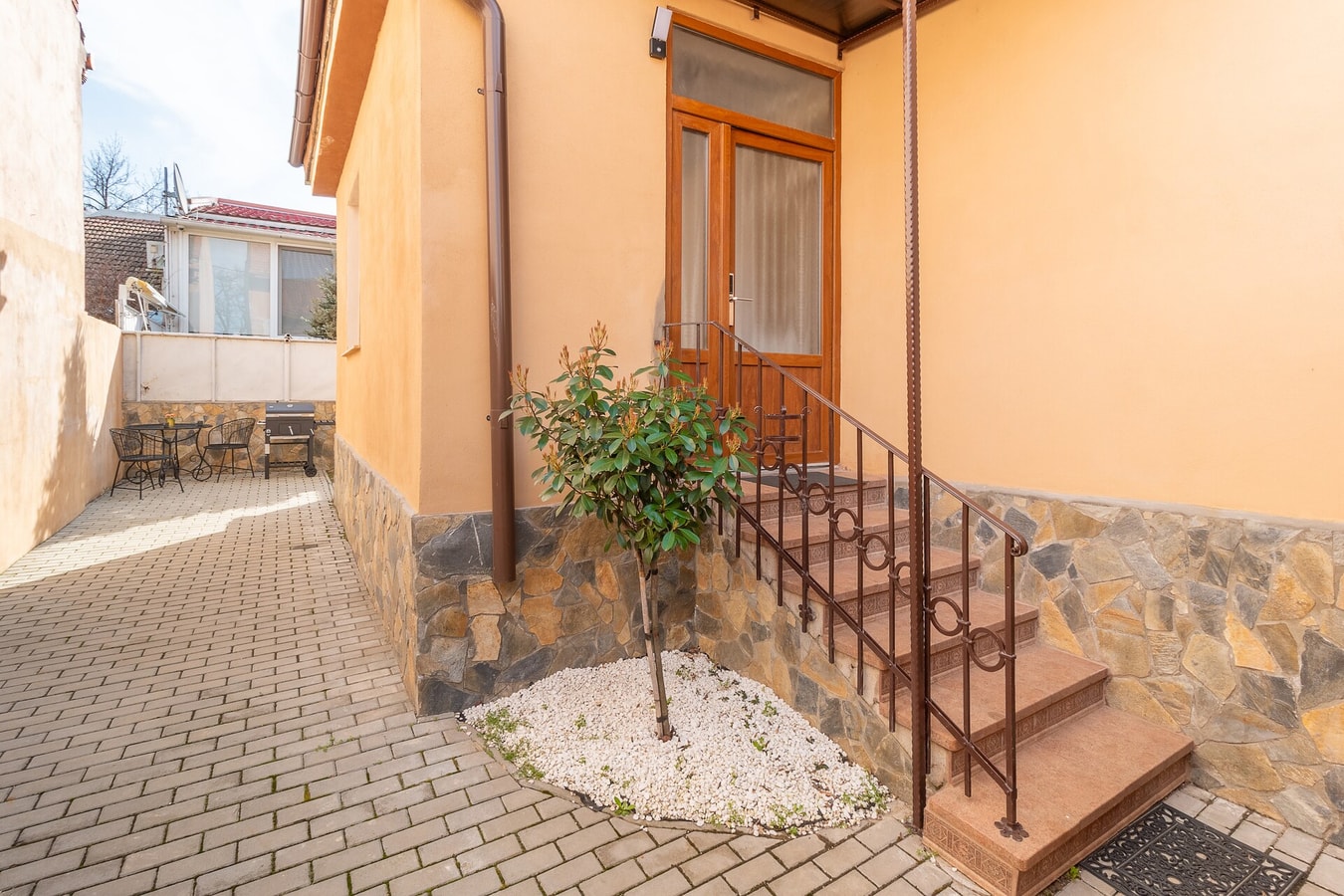 Charming House 18 FlatWhite Properties