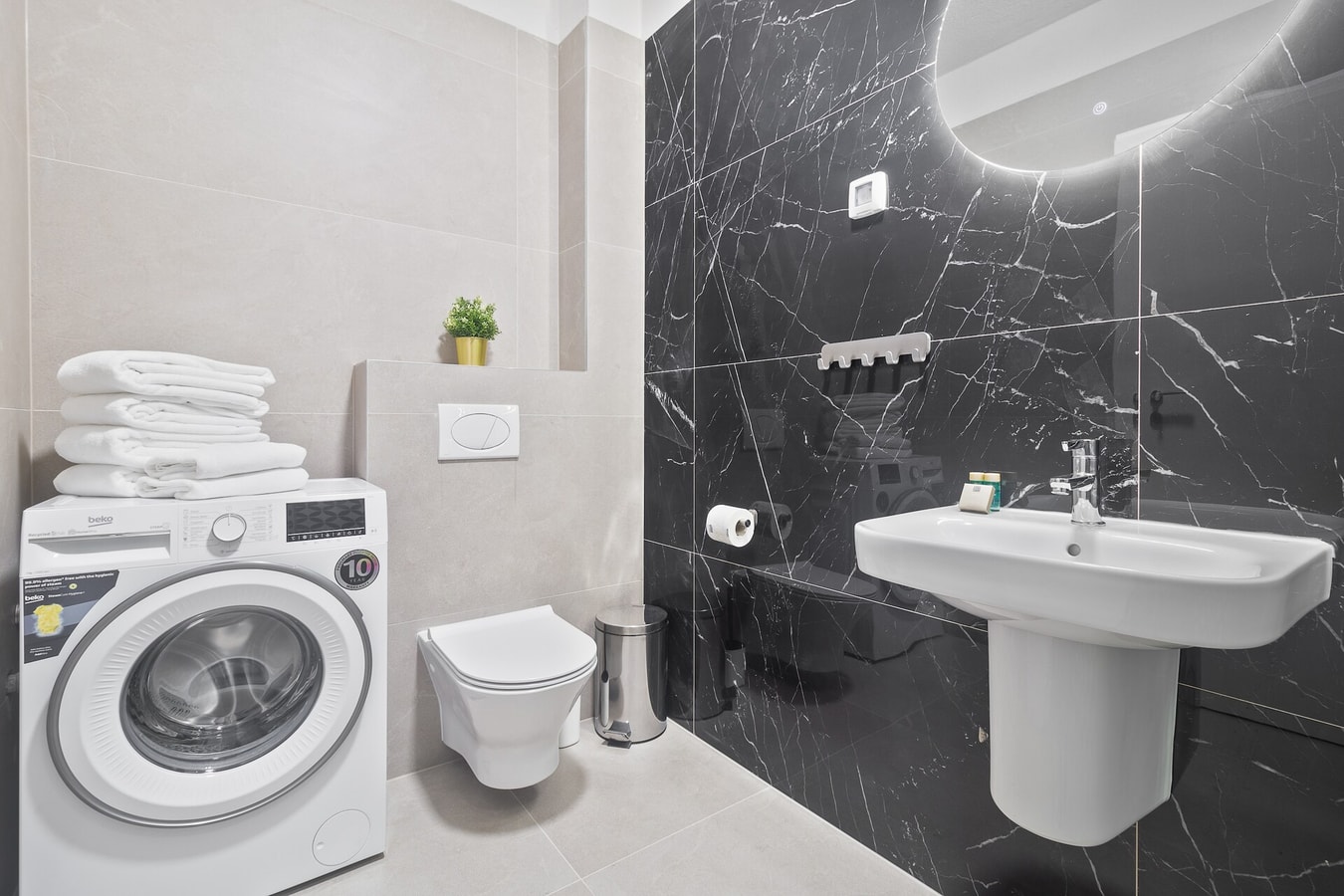 Krakow Flat 8 FlatWhite Properties