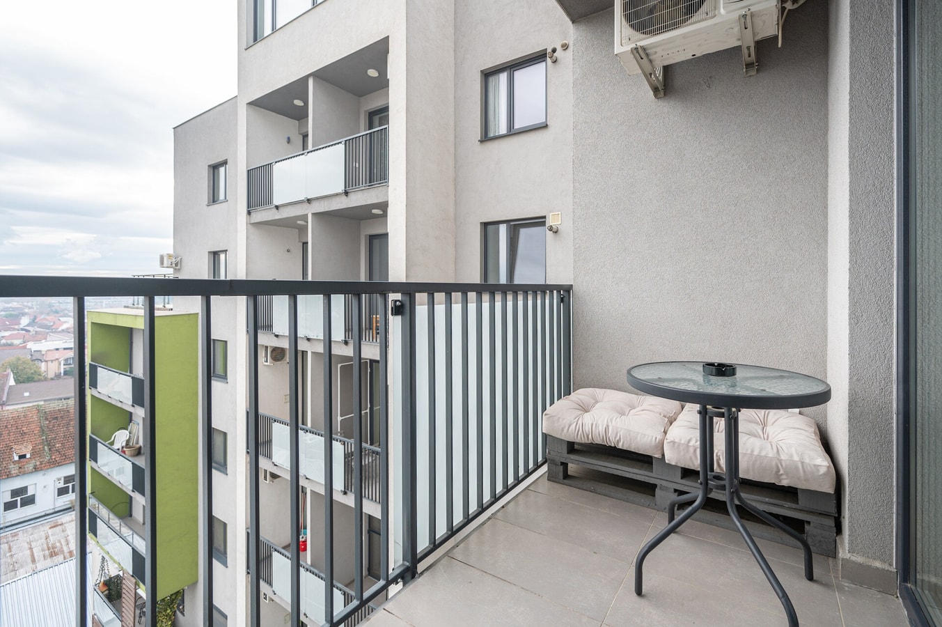 Brick Flats 806 - Smoky Bricks Flat 14 FlatWhite Properties