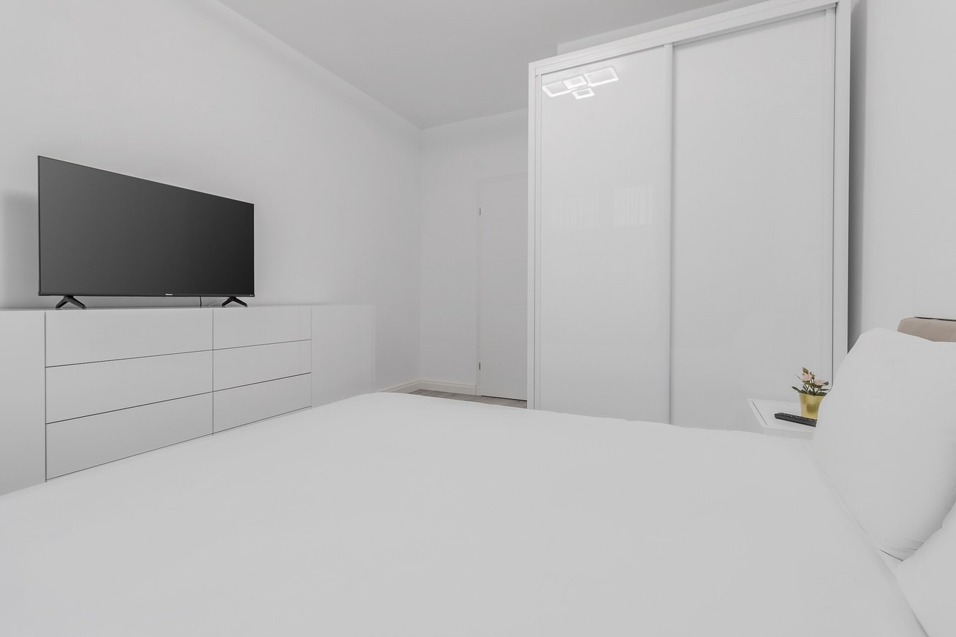 Pure Flat 16 FlatWhite Properties