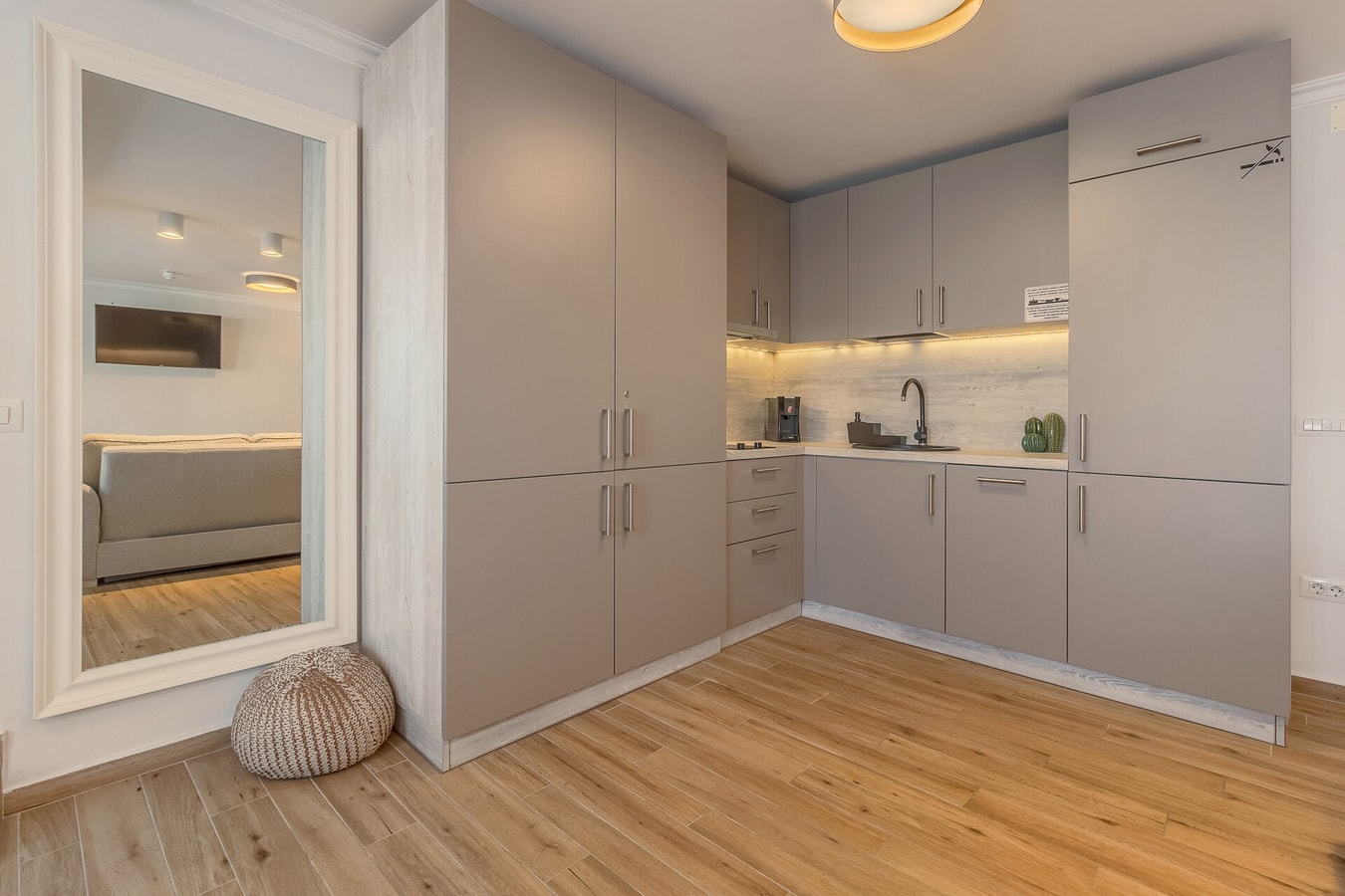 Dozsa Residence Six with private parking 10 FlatWhite Properties