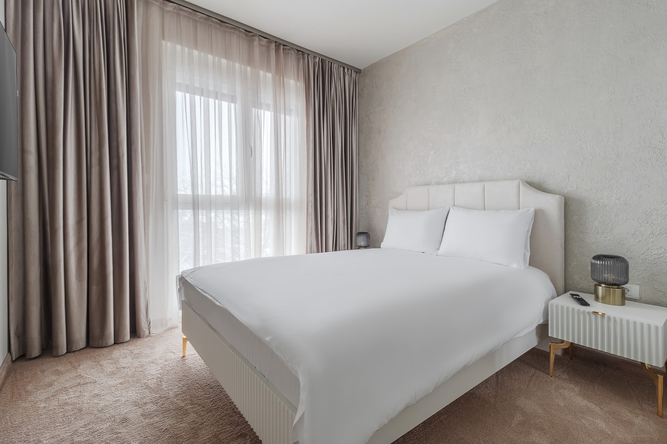 Neutral Nest 9 FlatWhite Properties