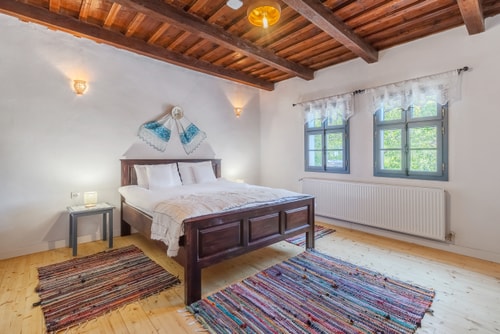 Casa Veche Leheceni 01