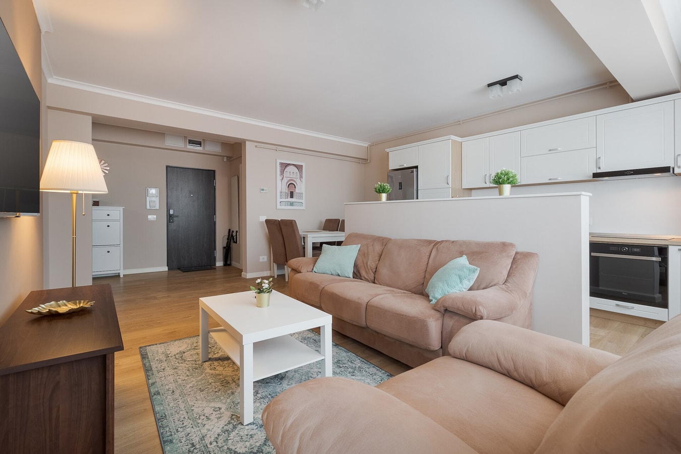 Warm Flat 10 FlatWhite Properties