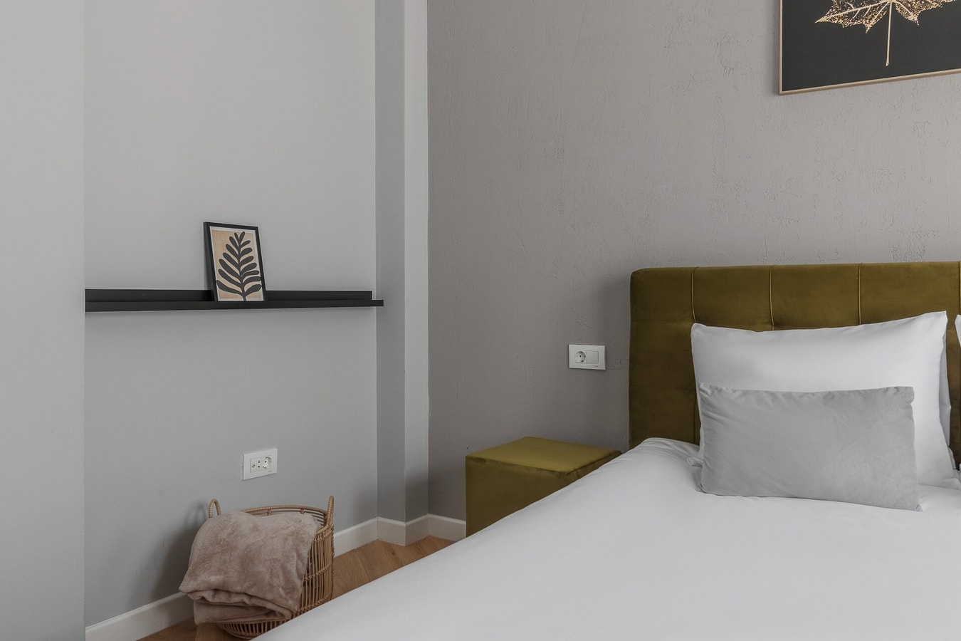 The Golden Leaf One 10 FlatWhite Properties