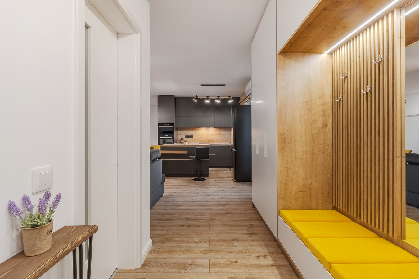 Yellow Flat 5 FlatWhite Properties