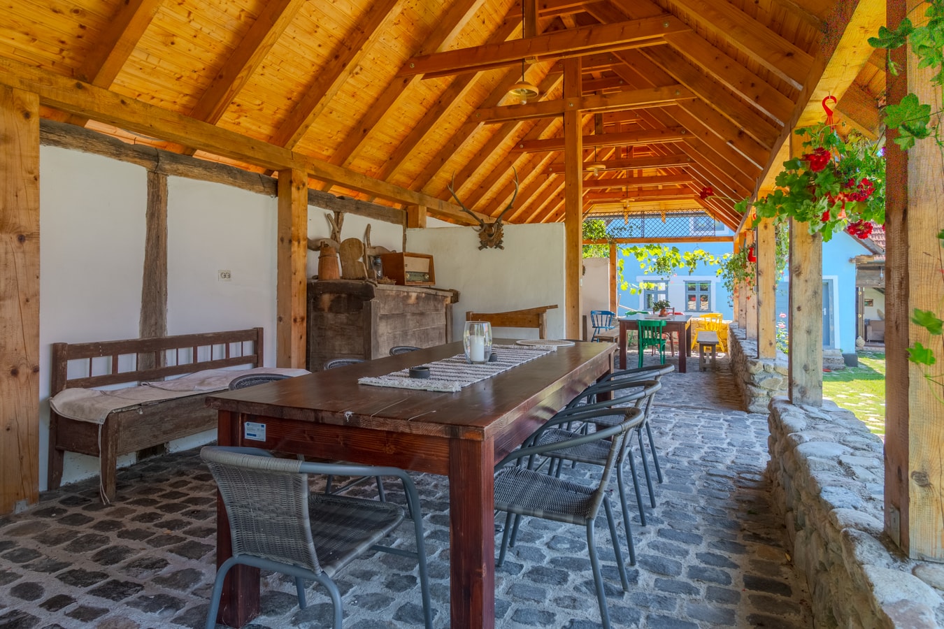 Casa Veche Leheceni (8-Room Country House) 69 FlatWhite Properties