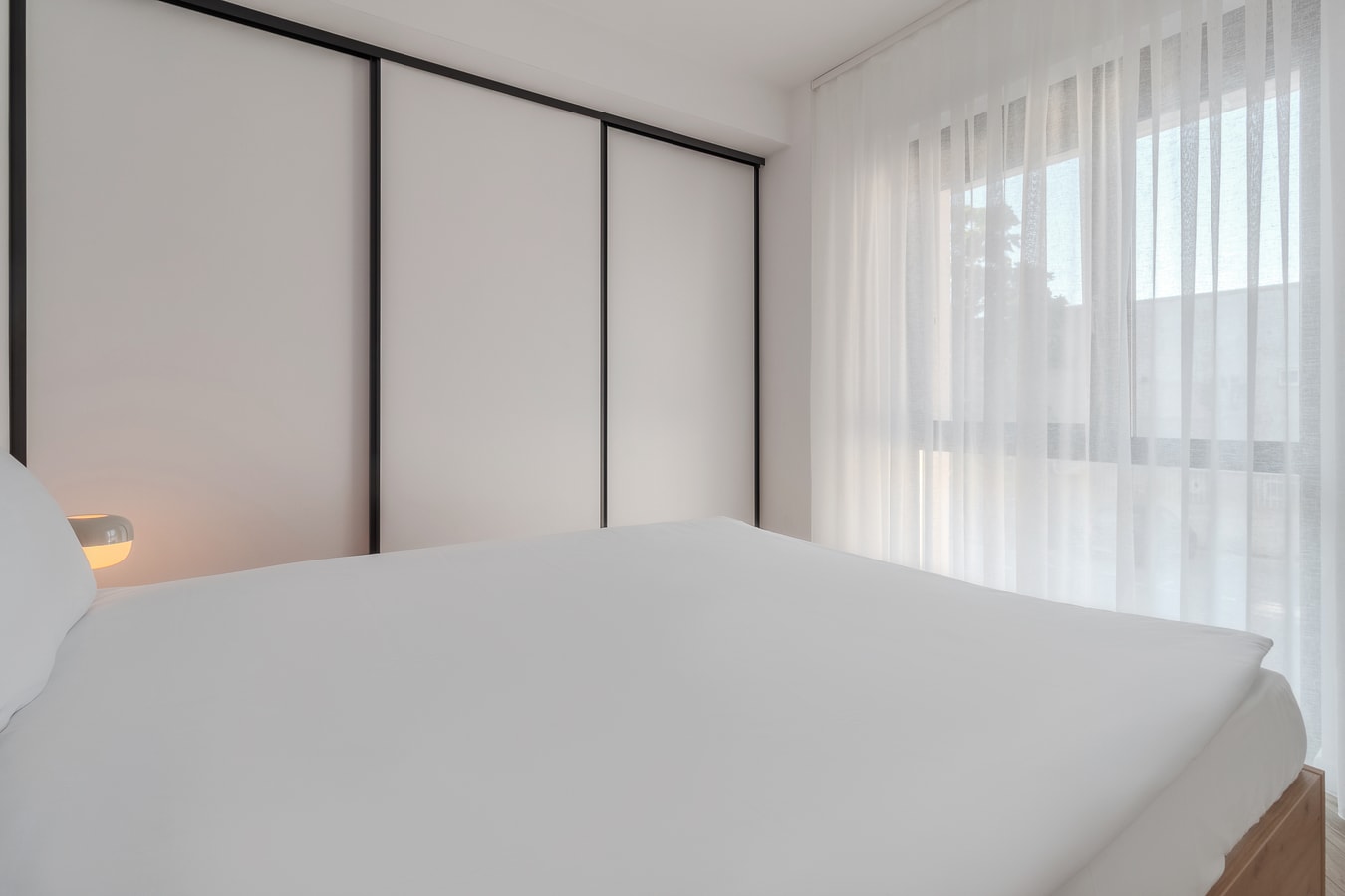 Oak Flat | 2BR, 2BA & Private Parking 12 FlatWhite Properties