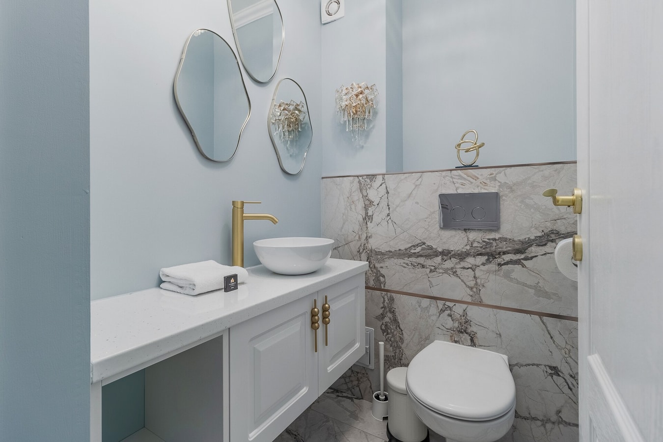 Lilla Flats 1103 - Royal Chic 18 FlatWhite Properties