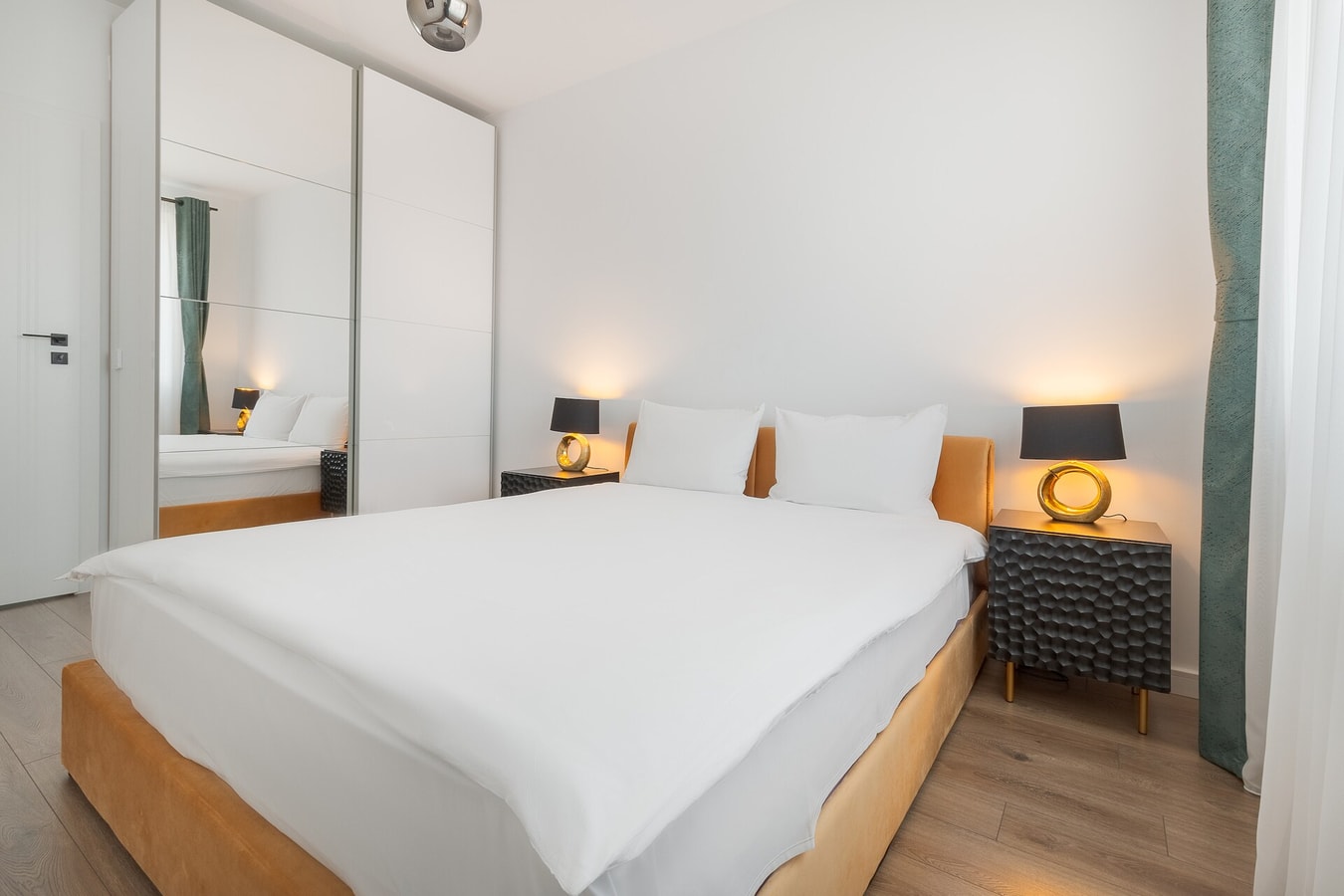 Magic Sunset 16 FlatWhite Properties