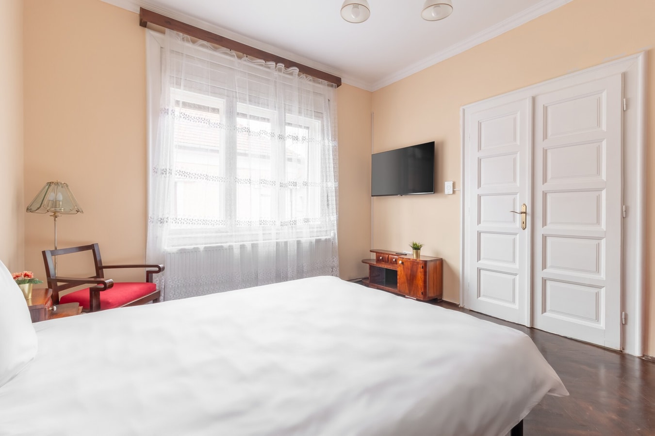 Charming House 17 FlatWhite Properties