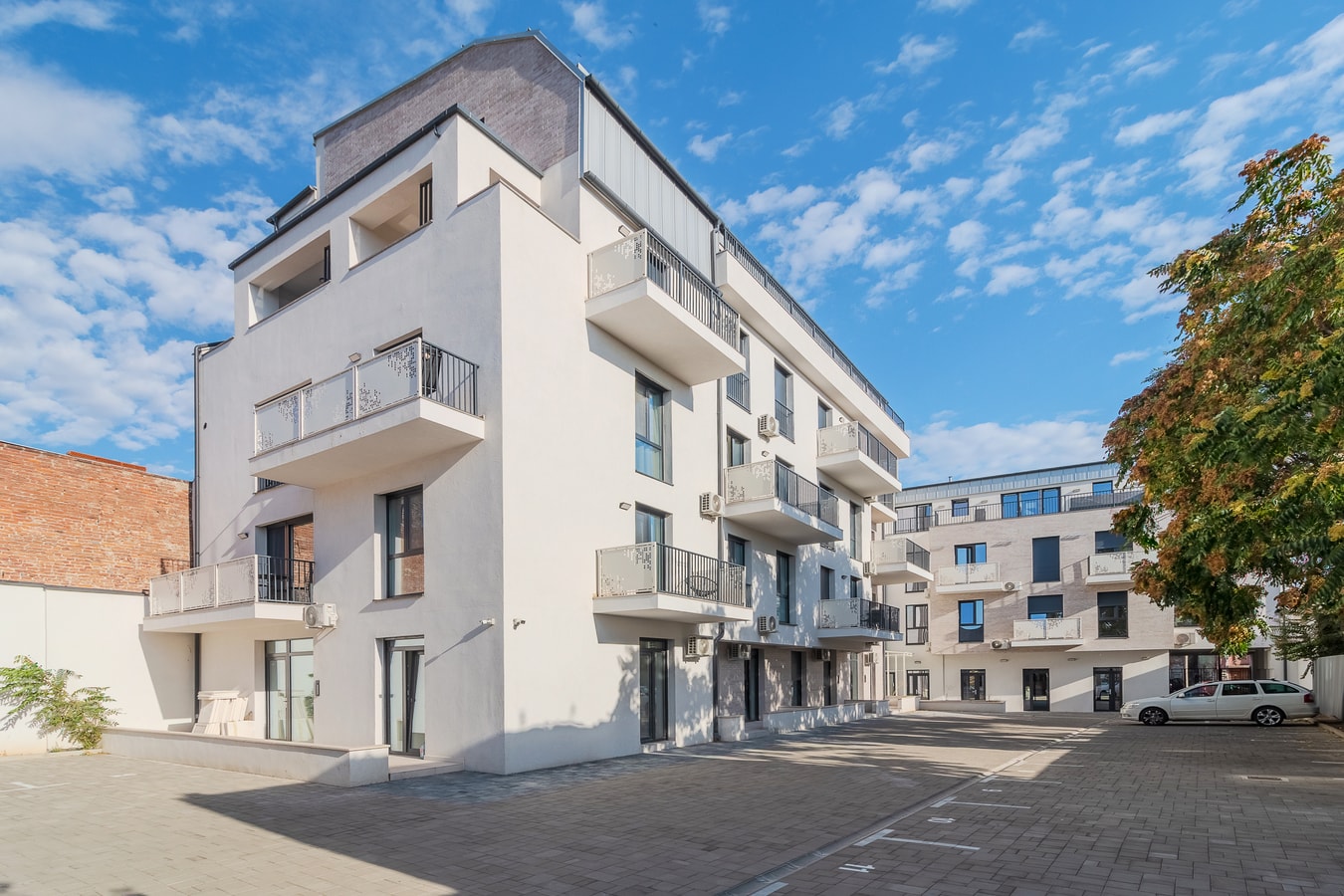 Oak Flat | 2BR, 2BA & Private Parking 24 FlatWhite Properties
