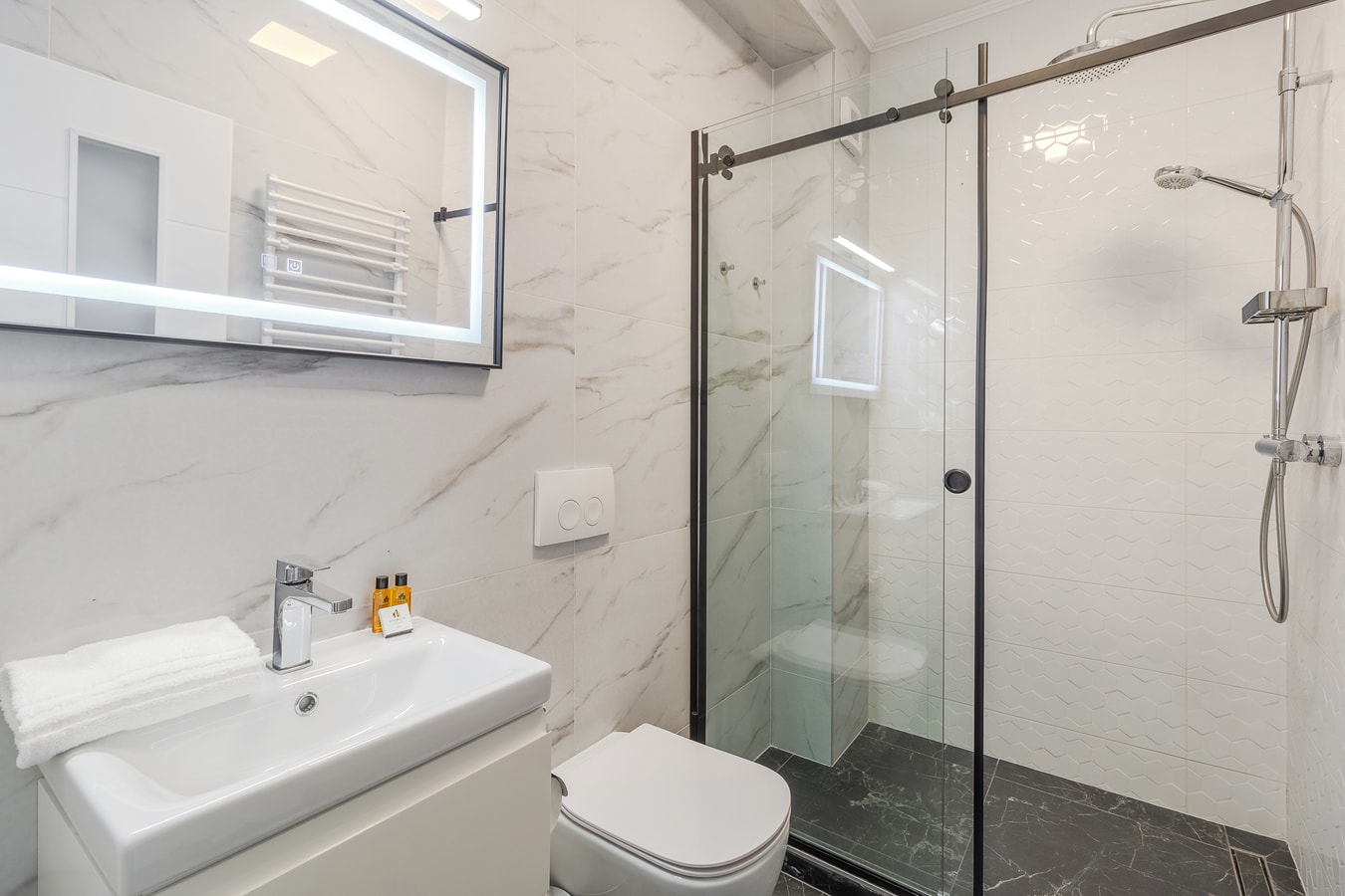 Yellow Flat 18 FlatWhite Properties