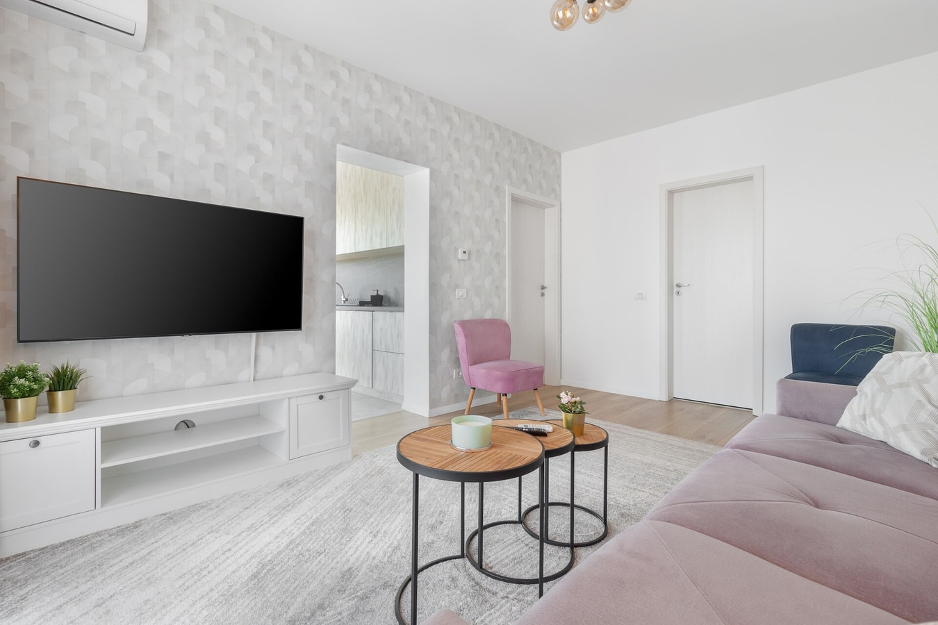 Vancouver Flat 5 FlatWhite Properties