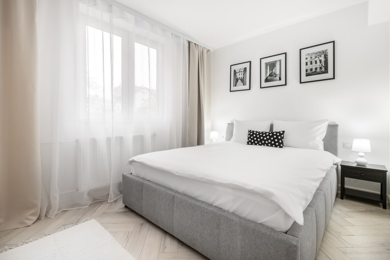 Chic Monochrome Flat 7 FlatWhite Properties