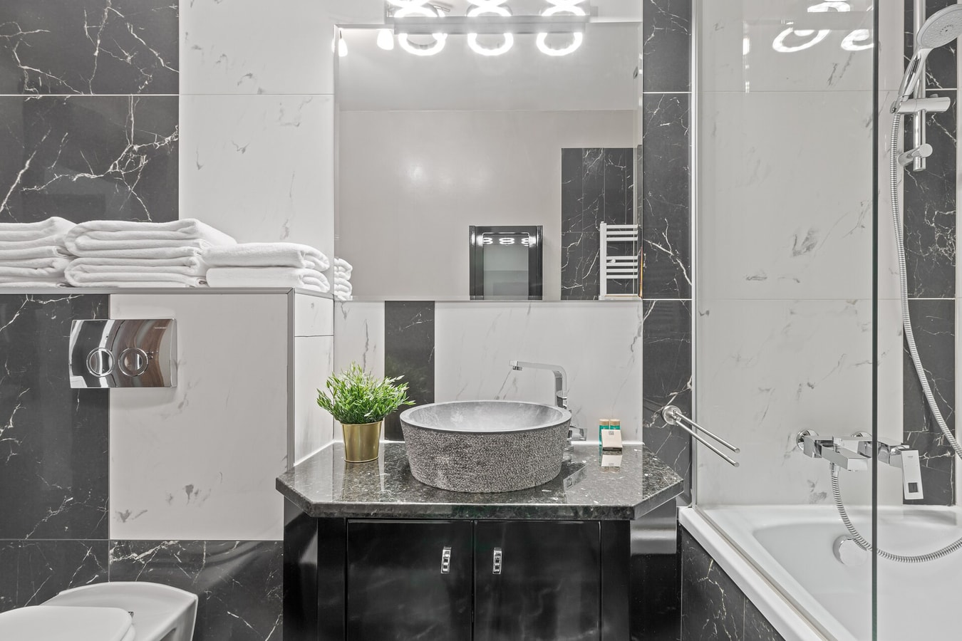 Ared Flat 6 FlatWhite Properties