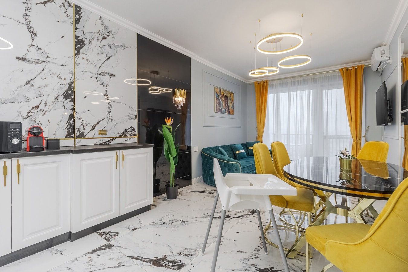 Lilla Flats 1103 - Royal Chic 6 FlatWhite Properties