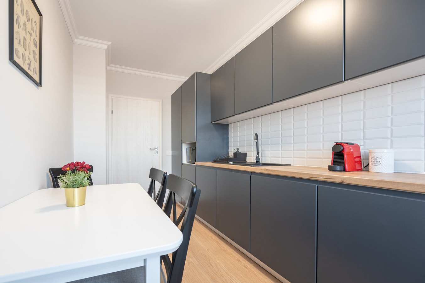 Lilla Six 9 FlatWhite Properties