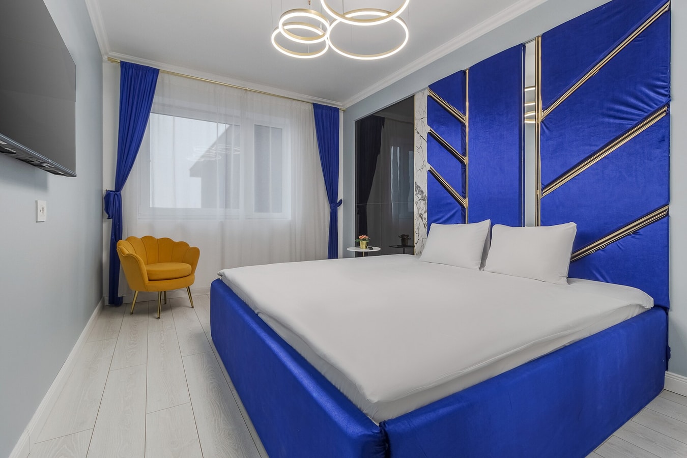 Lilla Flats 1103 - Royal Chic 11 FlatWhite Properties