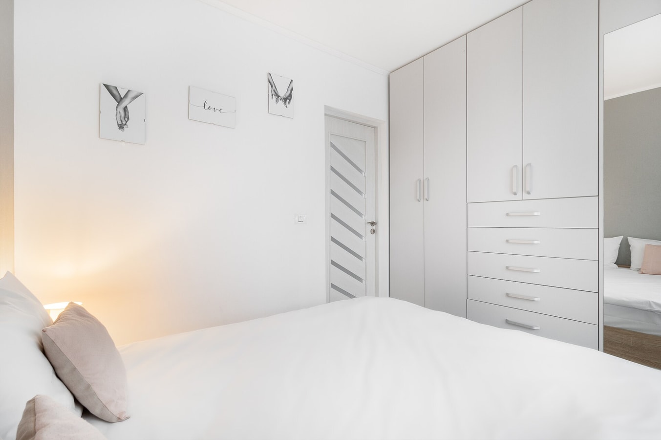 Anastasia Pink 6 FlatWhite Properties