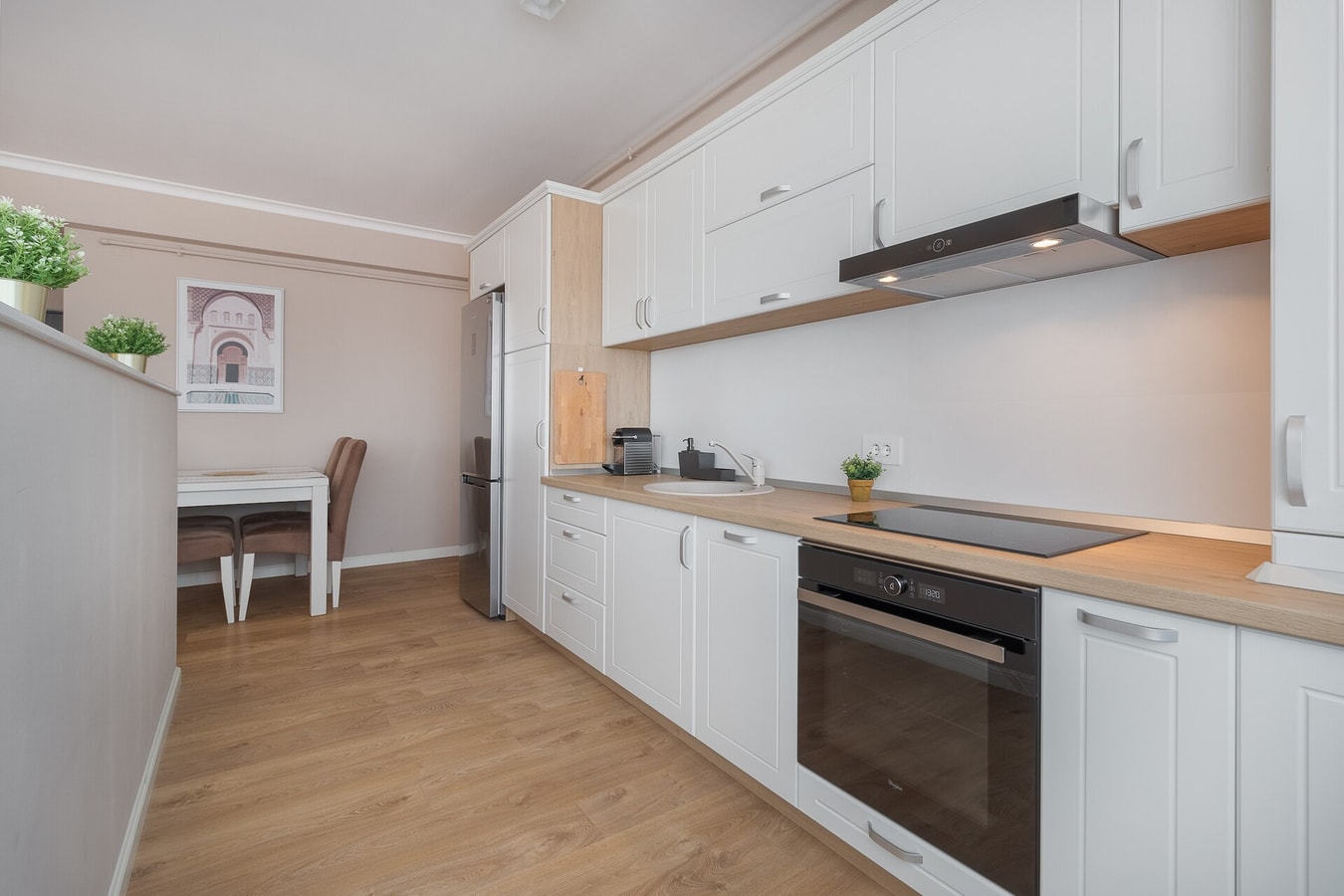 Warm Flat 12 FlatWhite Properties