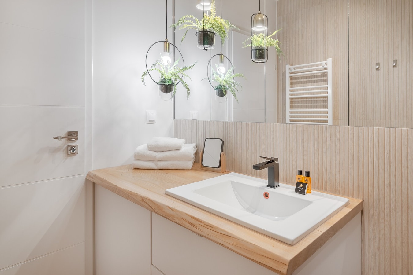 Narnia 15 FlatWhite Properties