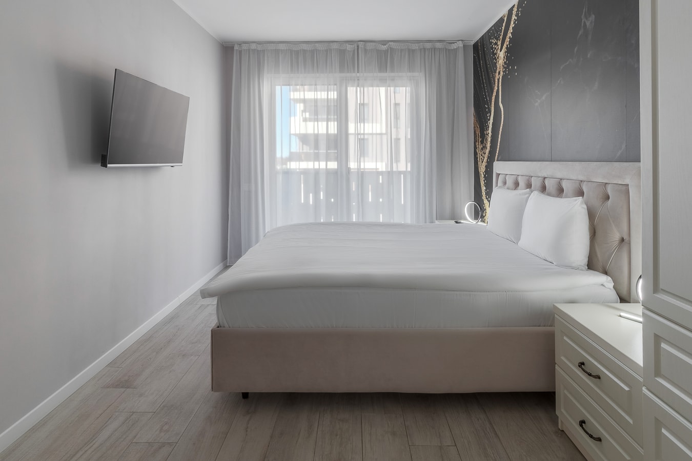 Ceyrat Flat 9 FlatWhite Properties