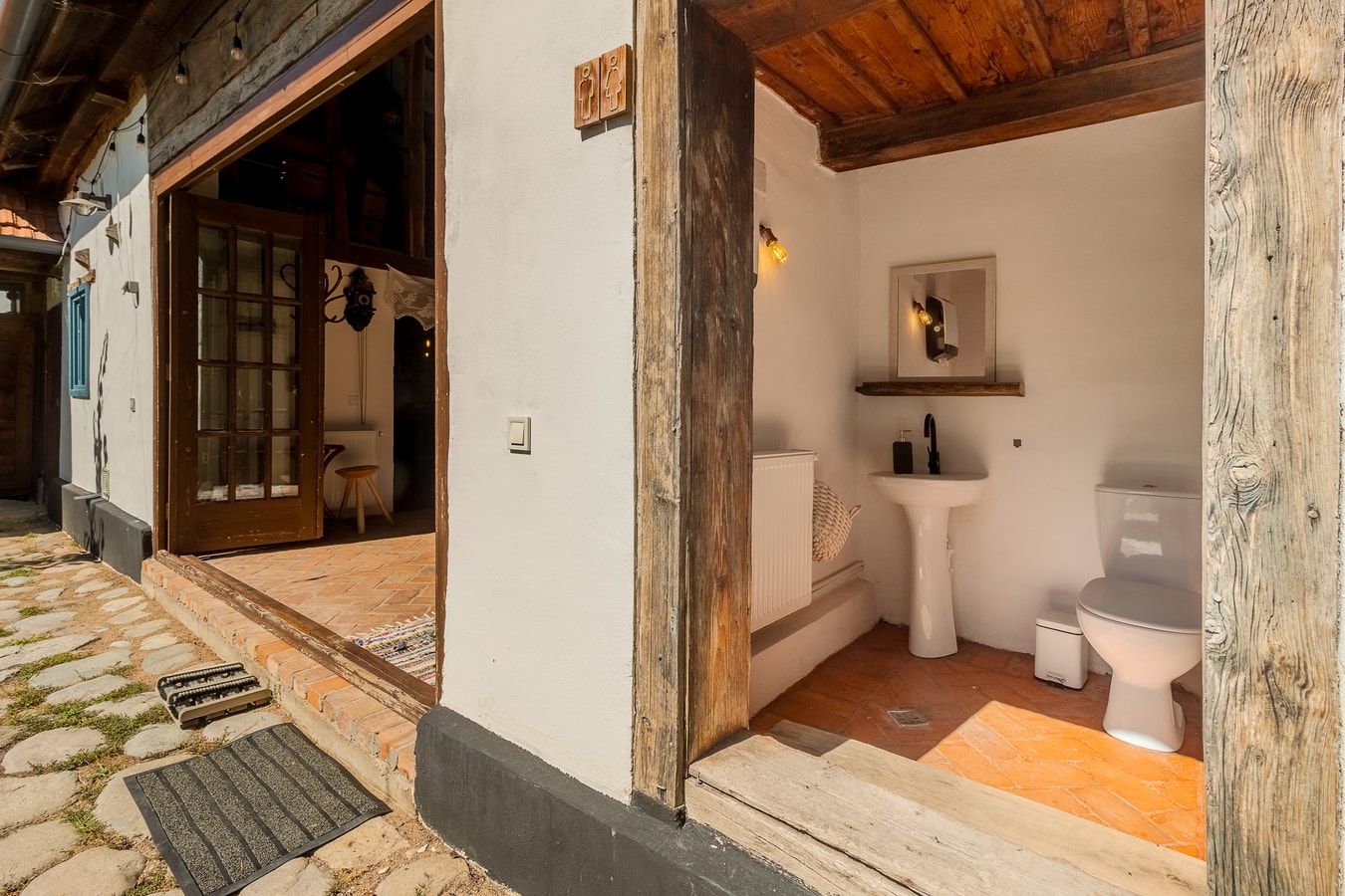 Casa Veche Leheceni (8-Room Country House) 64 FlatWhite Properties