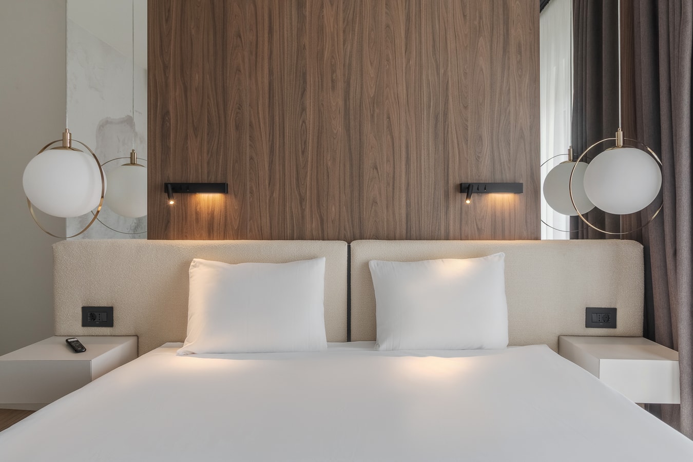 Designer Penthouse 12 FlatWhite Properties