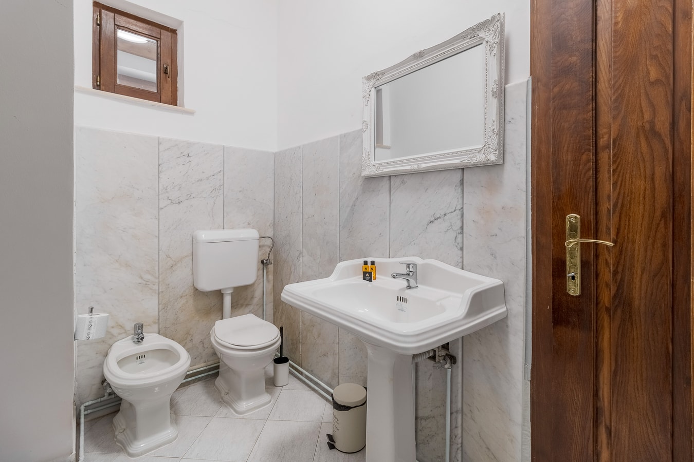 Casa Bella Three, Private Economy Room 6 FlatWhite Properties