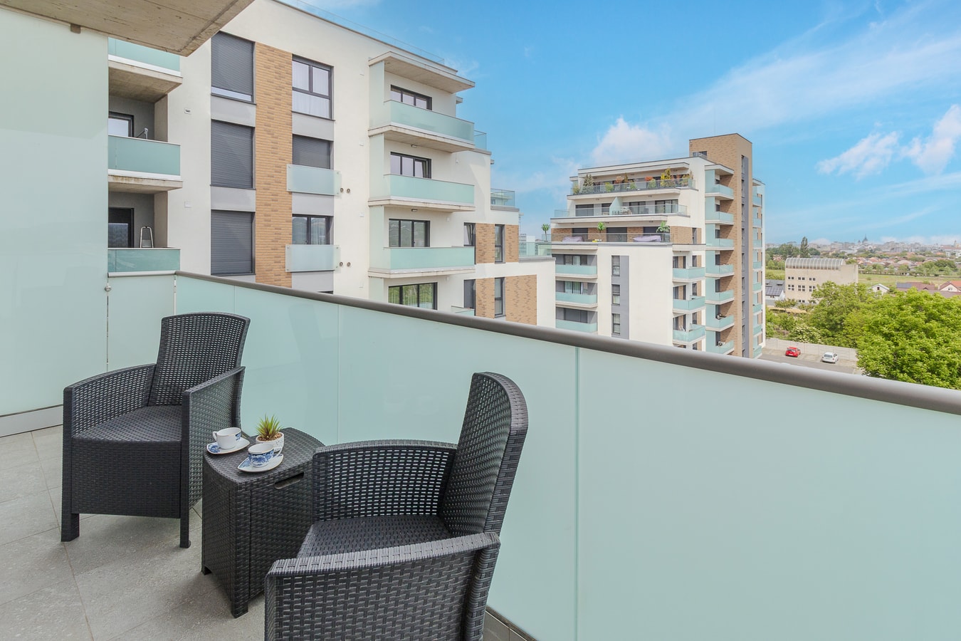 Rosewood Gold 19 FlatWhite Properties