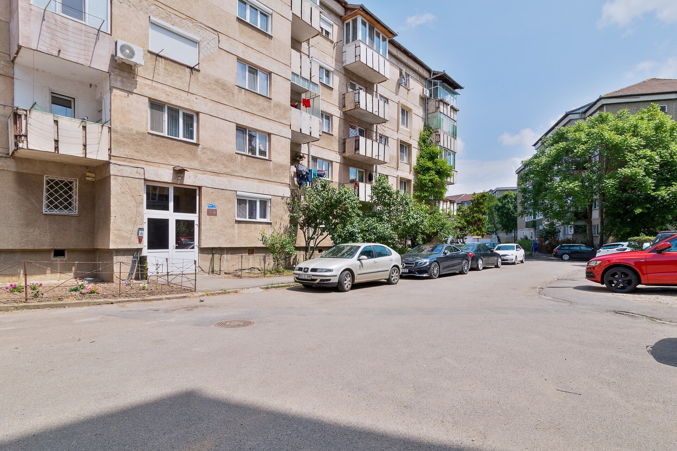 Decebal Flat 13 FlatWhite Properties