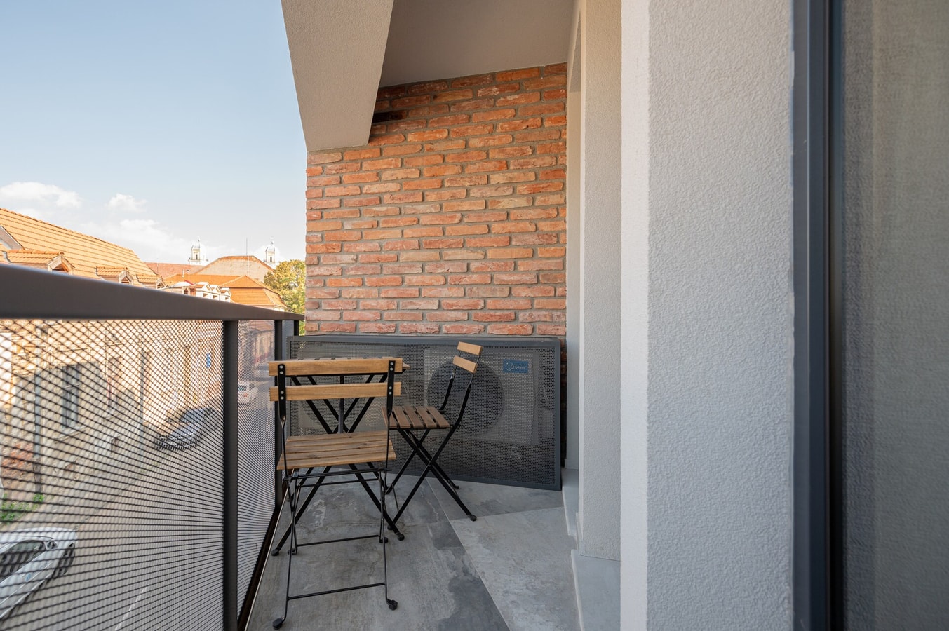 Calvin Four 9 FlatWhite Properties