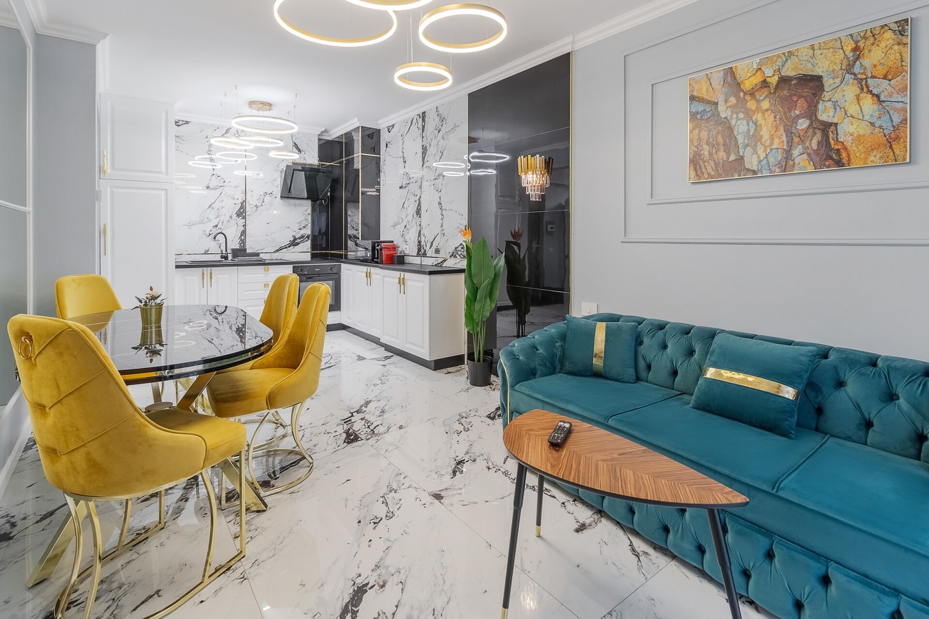 Lilla Flats 1103 - Royal Chic 8 FlatWhite Properties