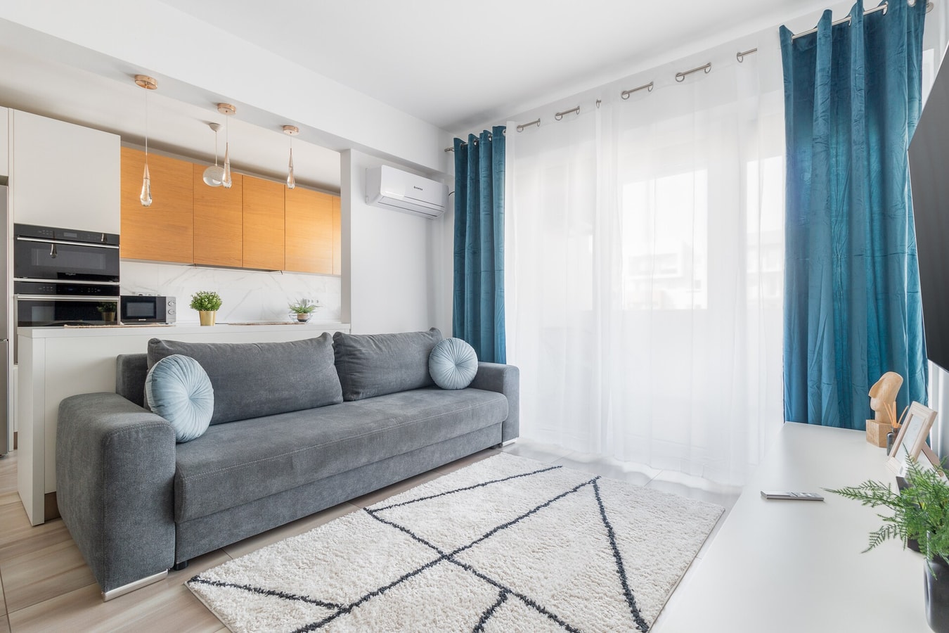 Lotus Flat 8 FlatWhite Properties