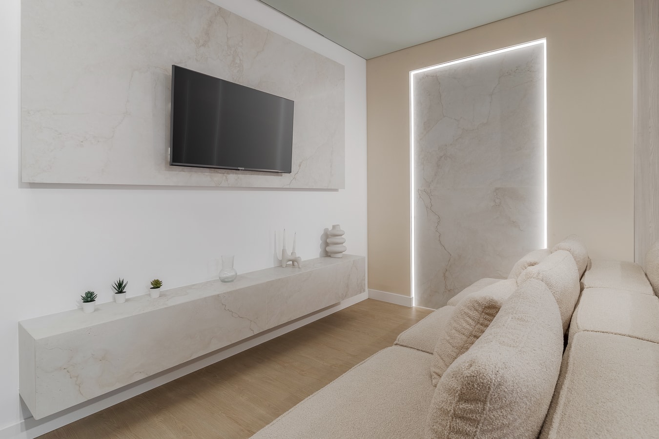 Lumiere Beige 7 FlatWhite Properties