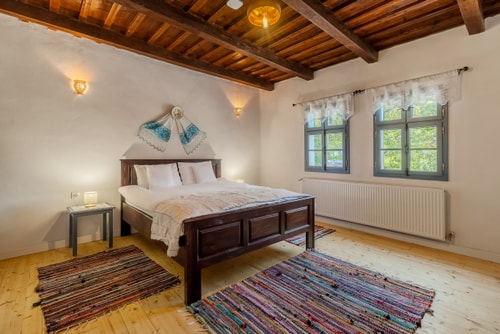 Casa Veche Leheceni 01