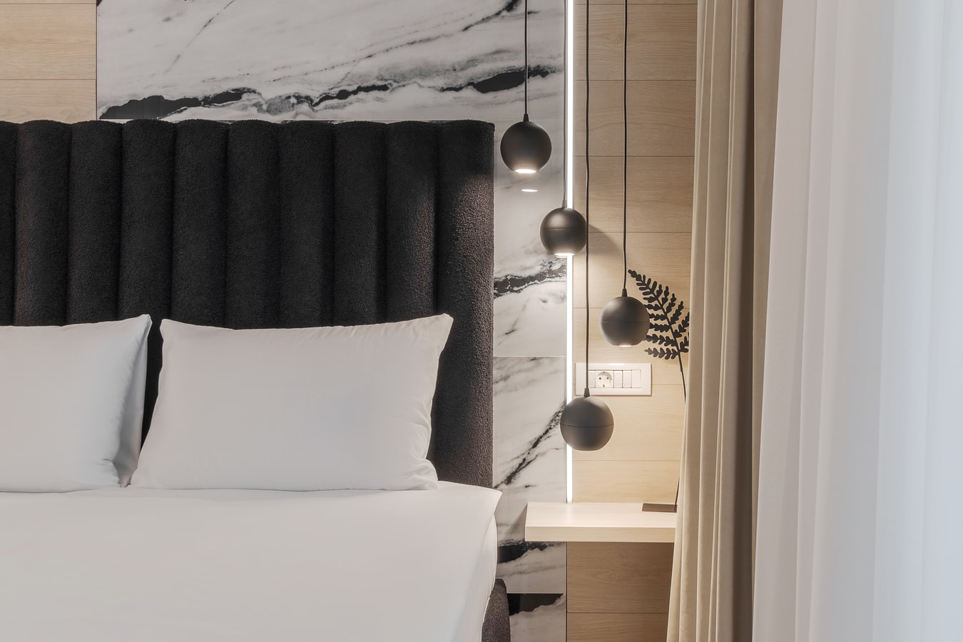 Lumiere Black 11 FlatWhite Properties