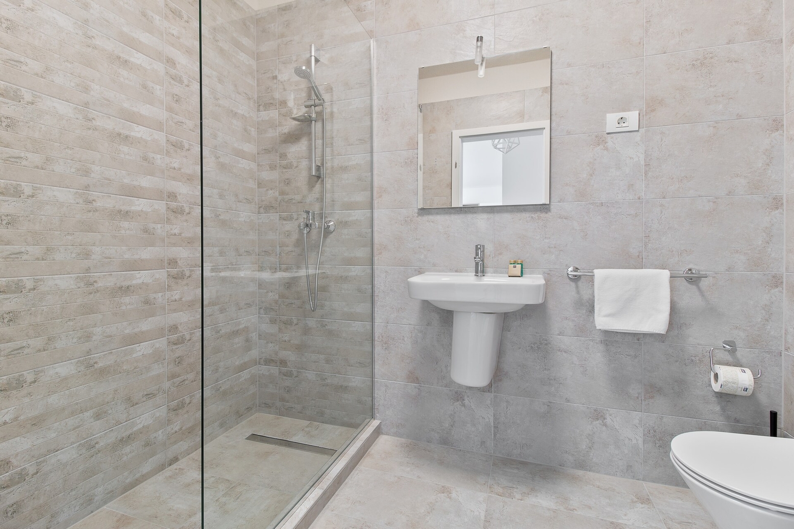 Jolie Flat 12 FlatWhite Properties