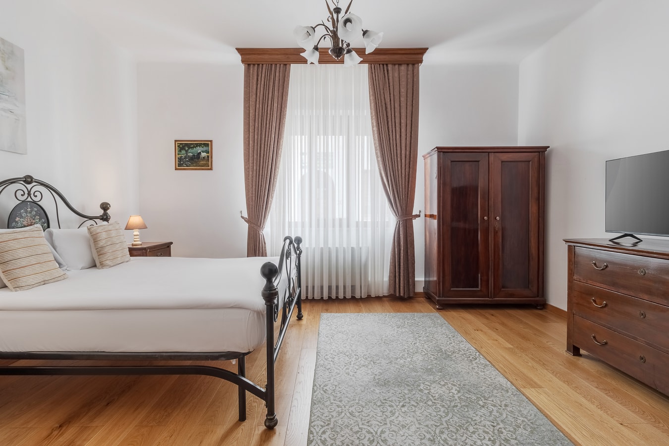 Casa Bella Apartment 13 FlatWhite Properties