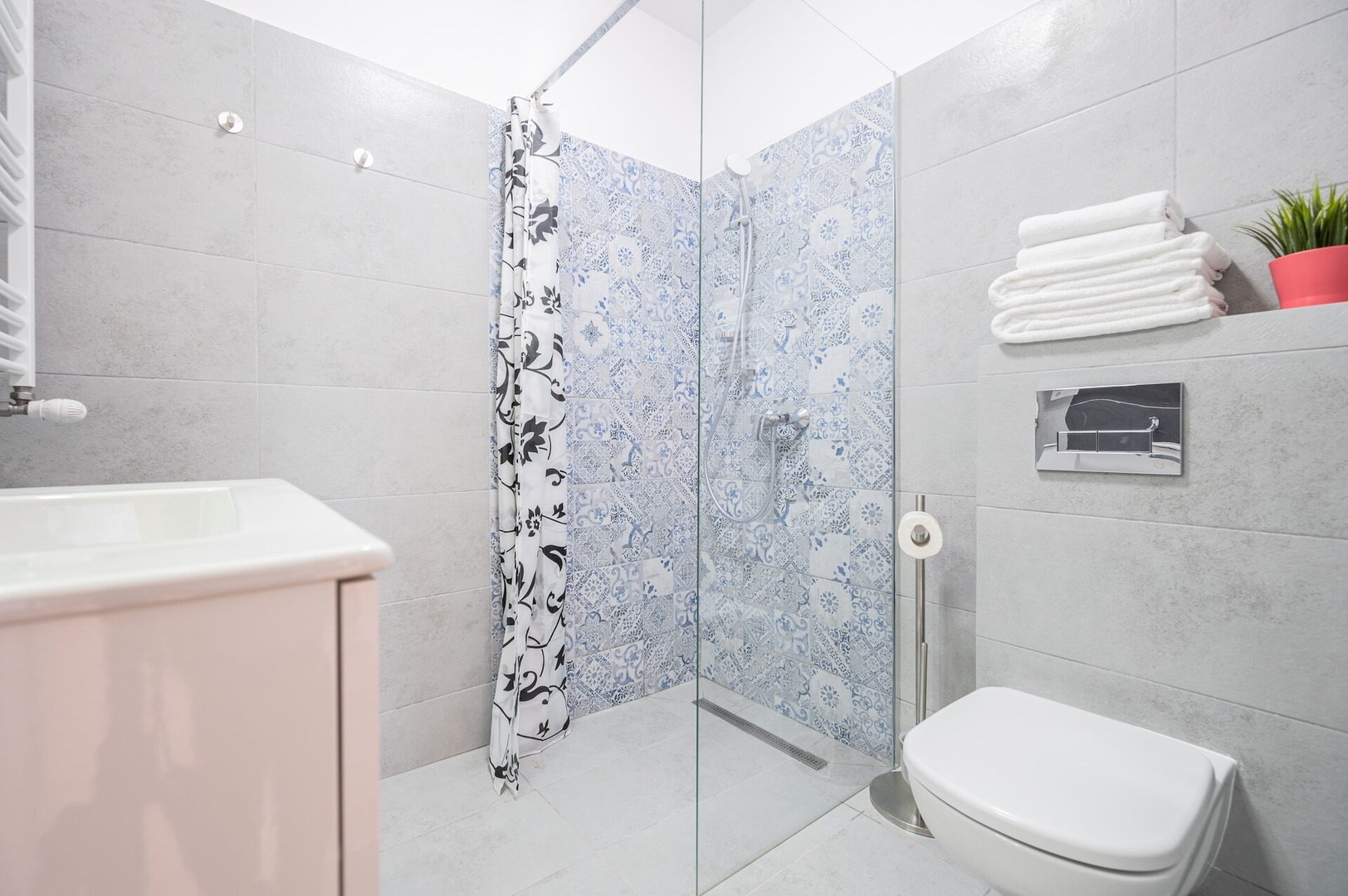 West Flat 13 FlatWhite Properties