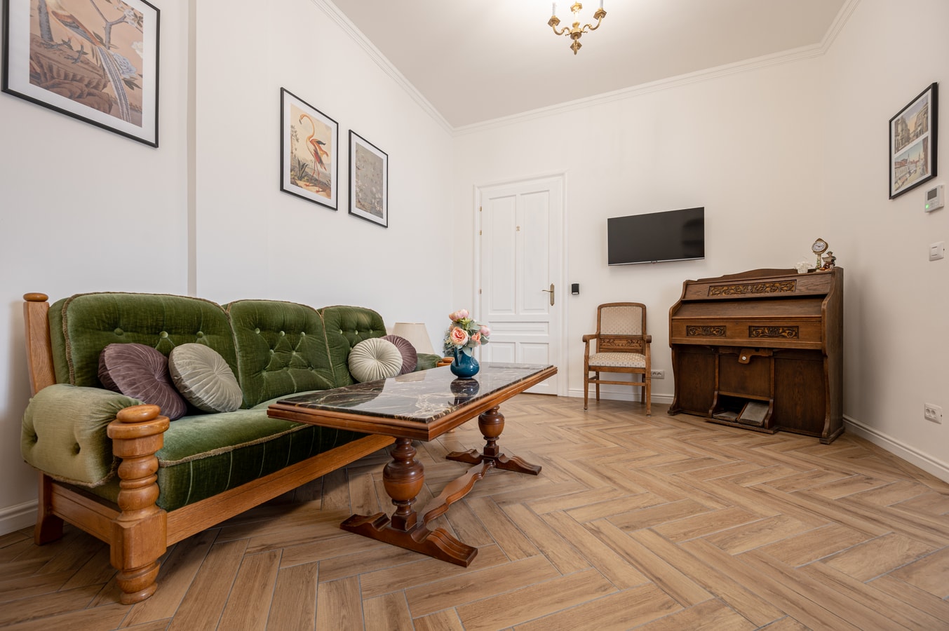 Central Park Six, 250 m from Unirii Square 6 FlatWhite Properties