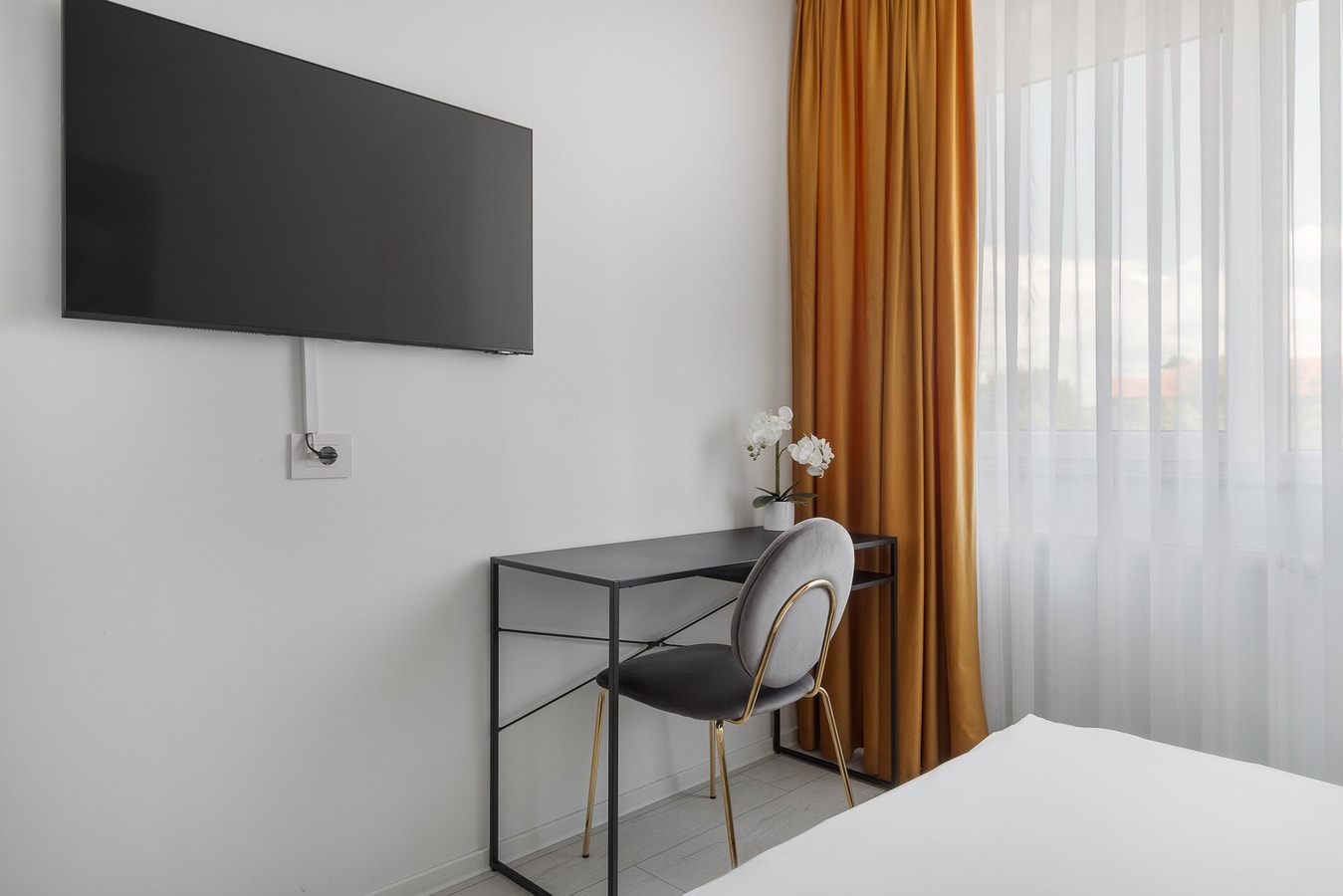 Blanco 12 FlatWhite Properties