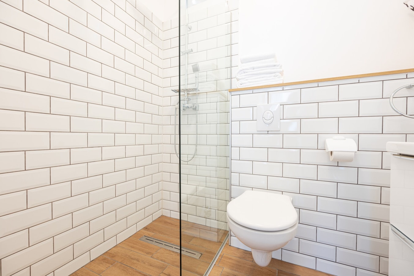 Central Park Eight, room with kitchen 5 FlatWhite Properties