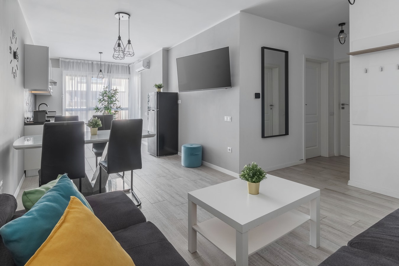 Ceyrat Flat 8 FlatWhite Properties