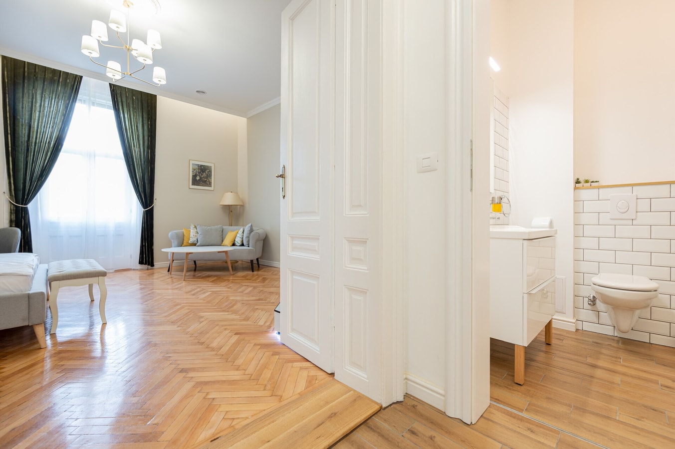 Central Park Two with freestanding bathtub 9 FlatWhite Properties