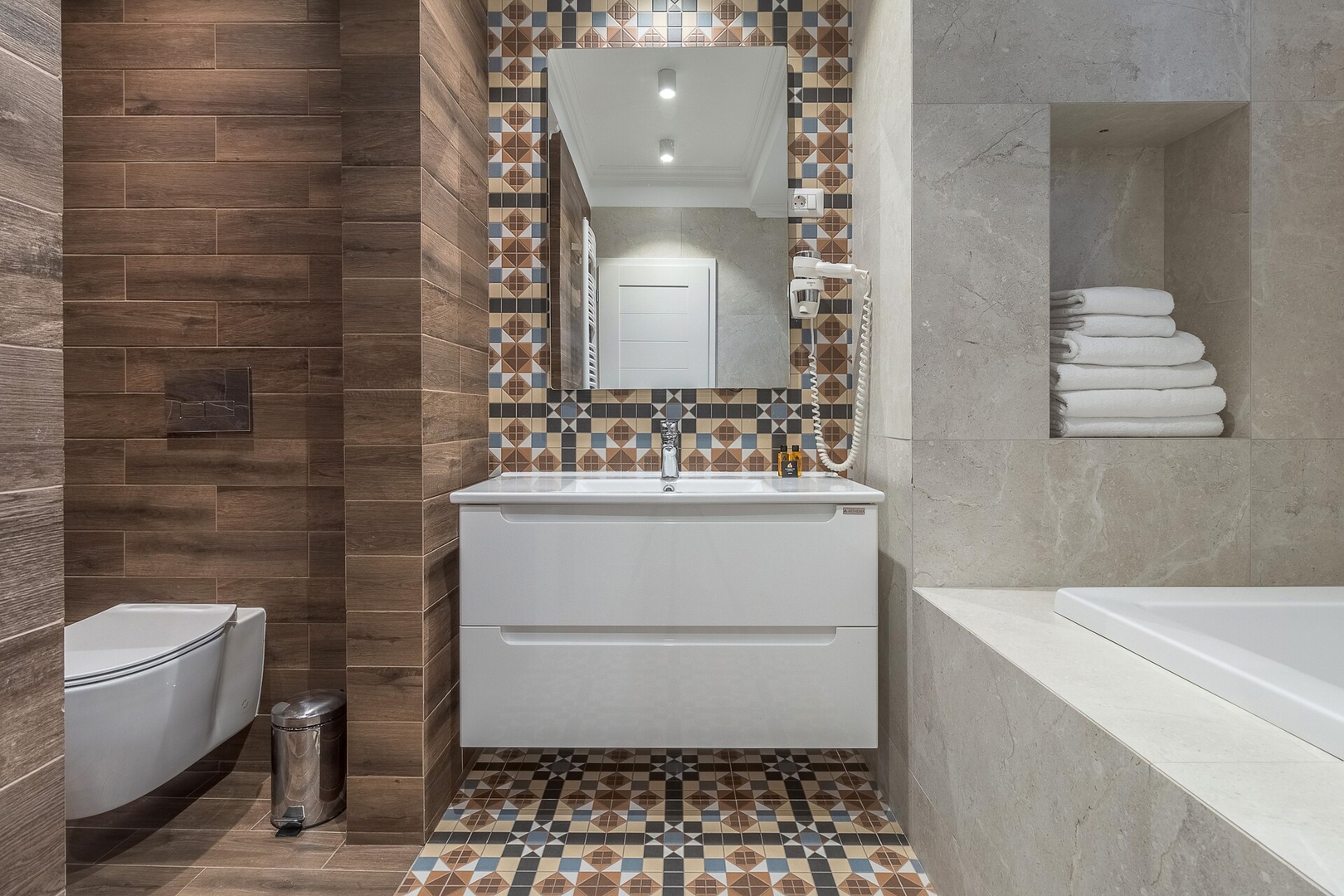 Dozsa Residence Three, split level apartment 16 FlatWhite Properties