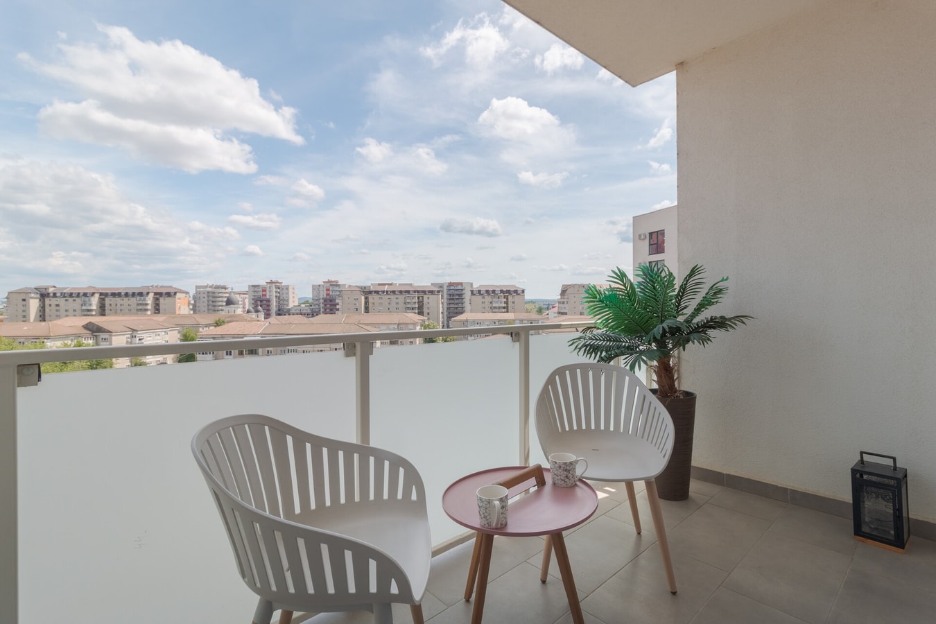 Palm Spring 17 FlatWhite Properties