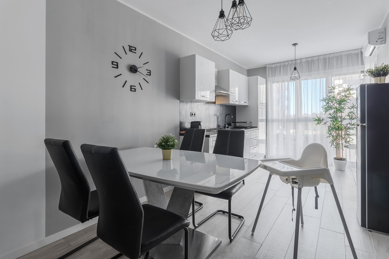 Ceyrat Flat 6 FlatWhite Properties