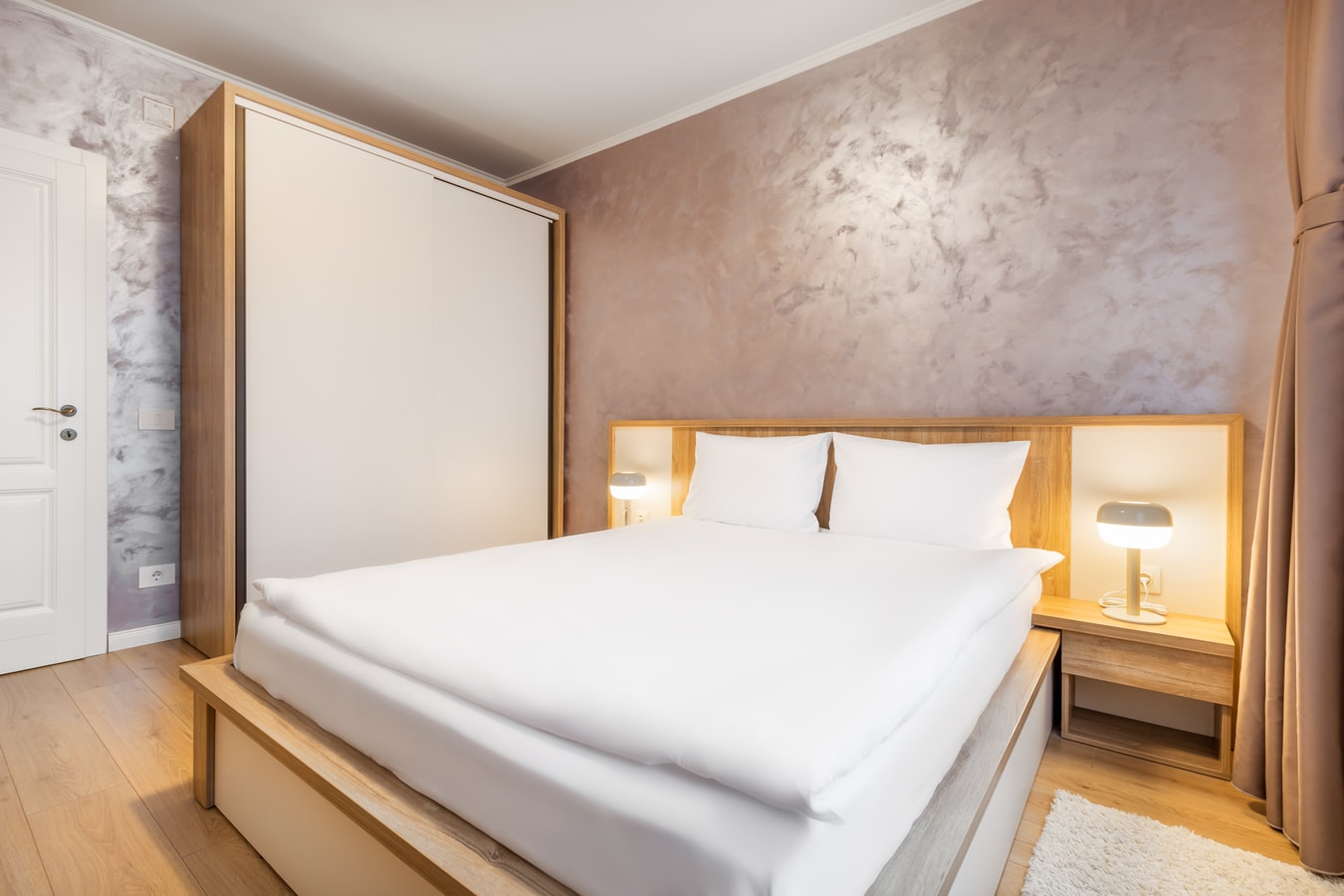 Quebec Flat 7 FlatWhite Properties